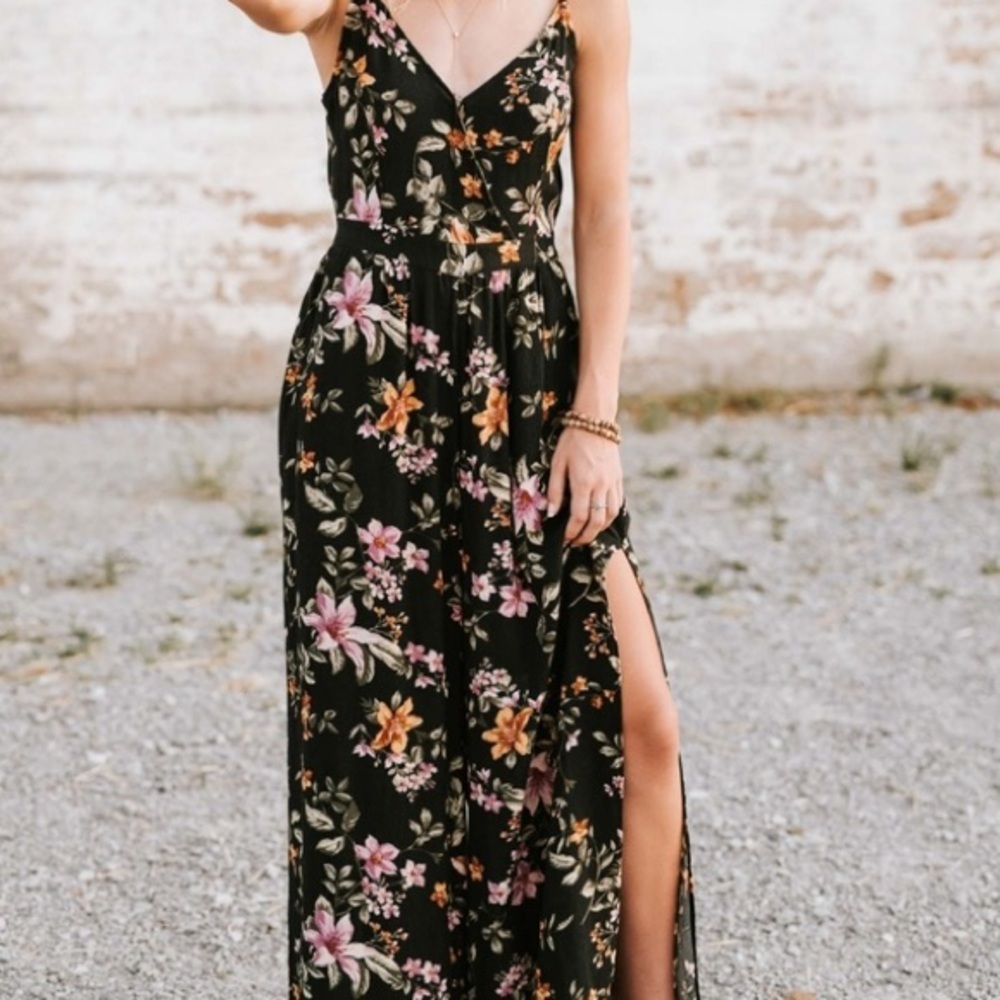 American Eagle Summer Preppy Floral Black Jumpsuit Sz XS V-Neck Tie Back Flowy
